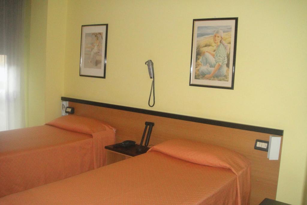 Hotel Scala Nord Milaan Kamer foto