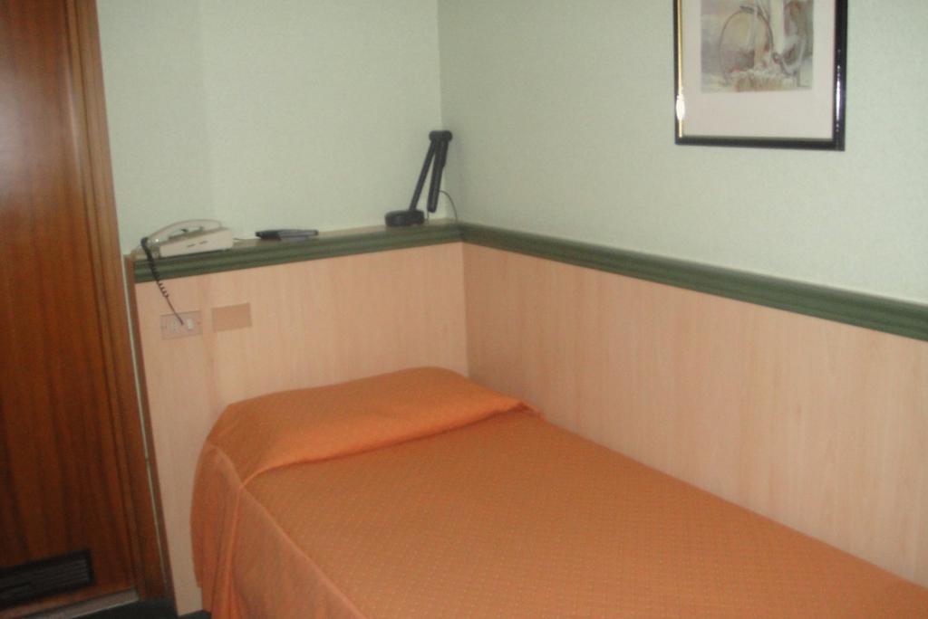 Hotel Scala Nord Milaan Kamer foto